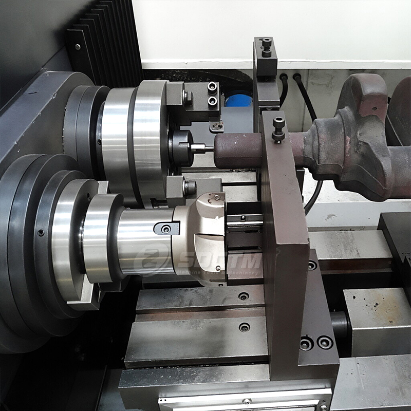 CNC Milling End Face and Drilling Center Hole Machine ZX8220-700 Used for Machining Shafts and Chucks