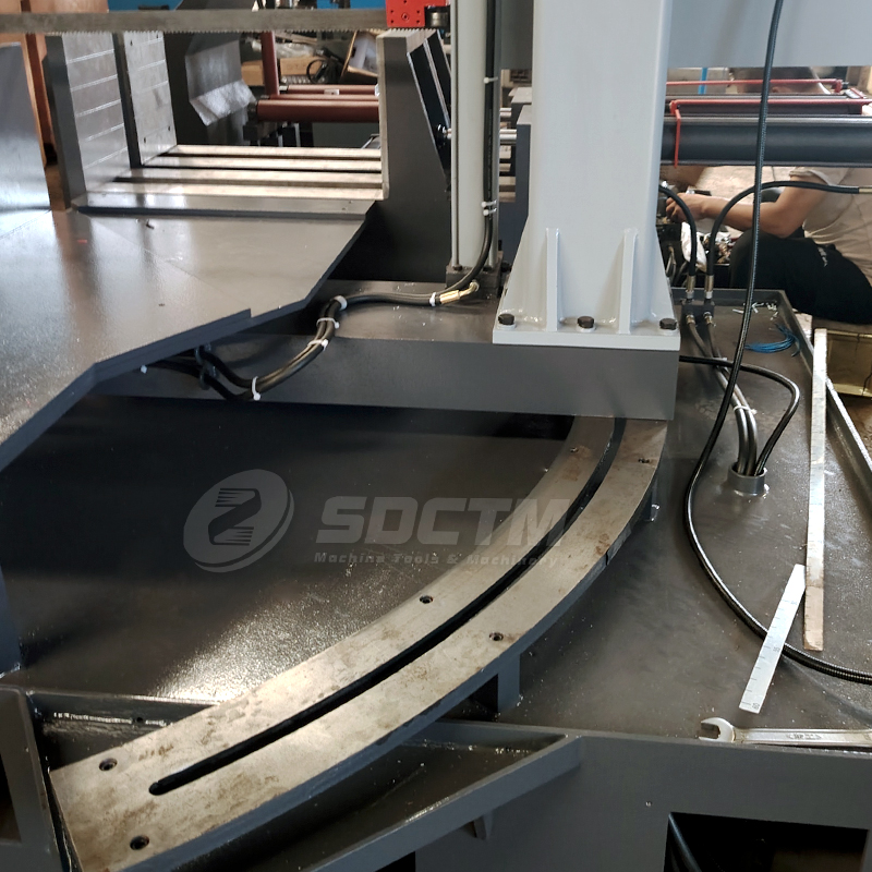 CE Certified Horizontal Fully Automatic Band Saw Machine GSK4260Z Metal Cutting Machine CNC Miter Band Saw Machine