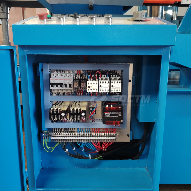 45 ° Oblique Cut Band Saw Price GZ4250 Stainless Steel Sheet Saw Cutting Machine
