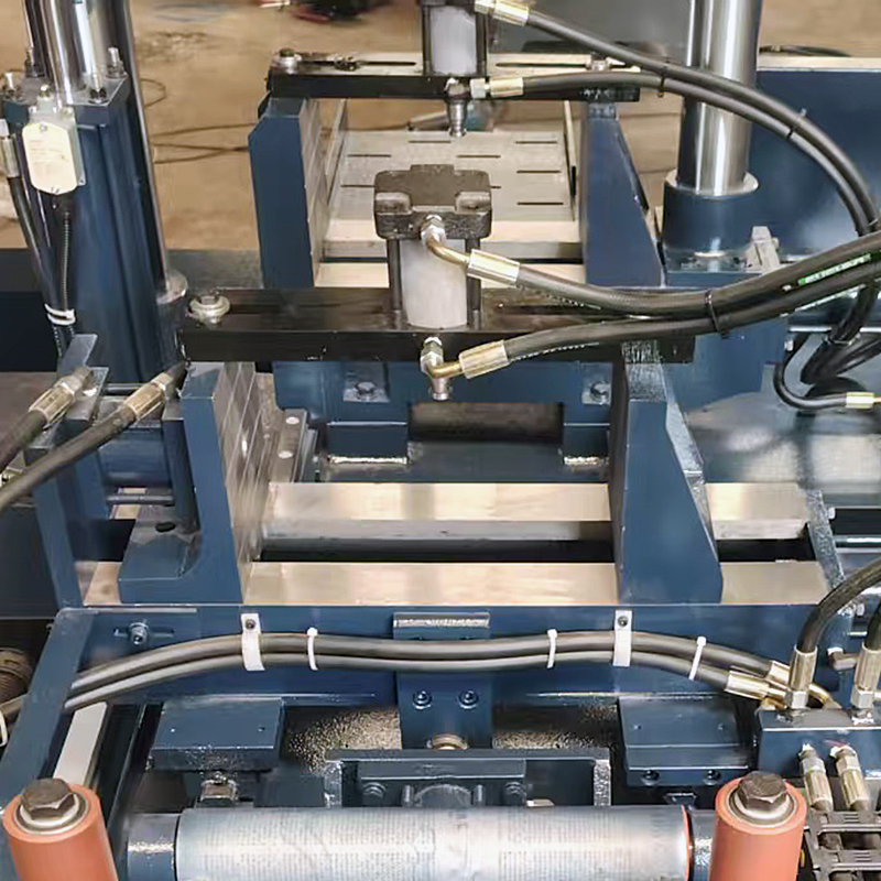 Fully Automatic Metal Sawing Machine GSK4230 Auto Feed Band Saw CNC Metal Cutting Bandsaw for Sale