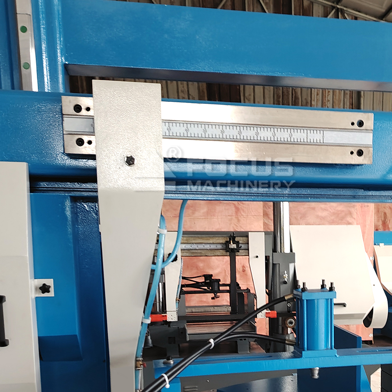 CE Industrial Horizontal Sawing Machine 600mm 0-45 Degrees Rotary Angle Metal Cutting Band Saw Machine GZ4260