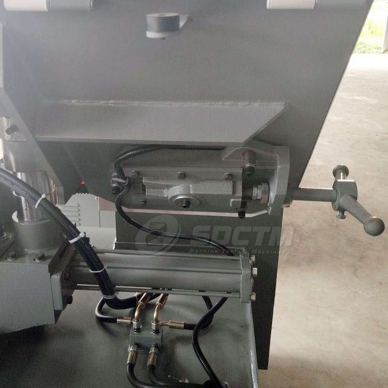 Horizontal Automatic Band Saw Machine GSK4230 CNC Metal Band Saw Cutting Machine