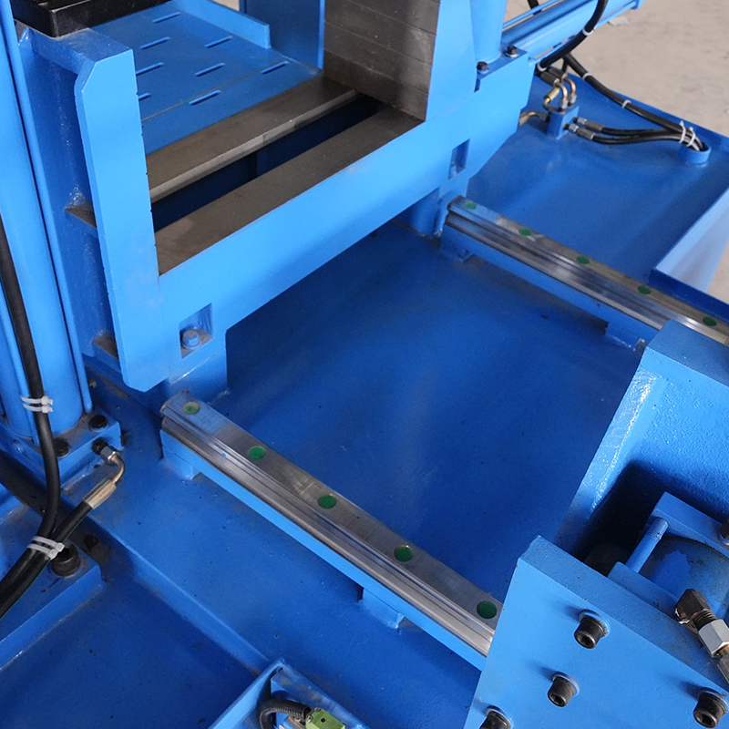 GSK4250 CNC Automatic Metal Band Saw Machine High Precision Cutting 19.7 Inches 500mm Cutting Range