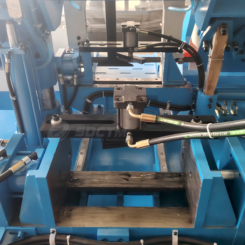 Full Automatic Metal Cutting Machine Horizontal CNC Band Saw GSK4235 Hydraulic Sawing Machine
