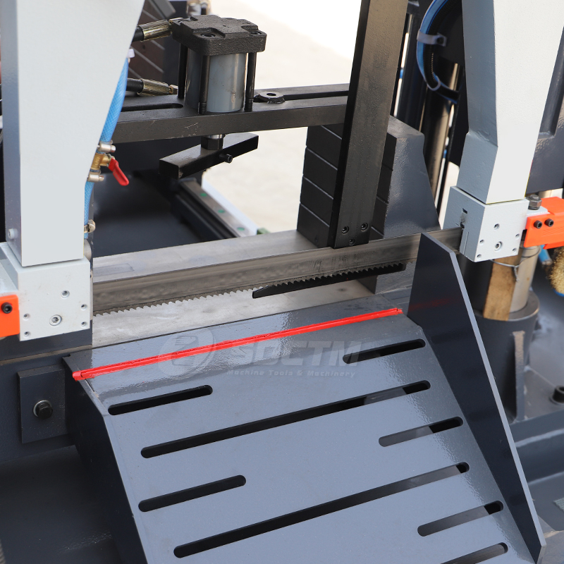 China Automatic Saw Machine GSK4240 Metal Cutting Machine for Aluminum and Steel Horizontal Metal Band Saw