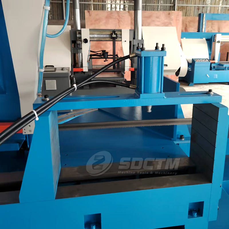 CE Industrial Horizontal Sawing Machine 600mm 0-45 Degrees Rotary Angle Metal Cutting Band Saw Machine GZ4260